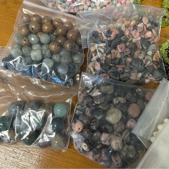 Lot of genuine stone, crystal, fossil and wood beads - Picture 5 of 6